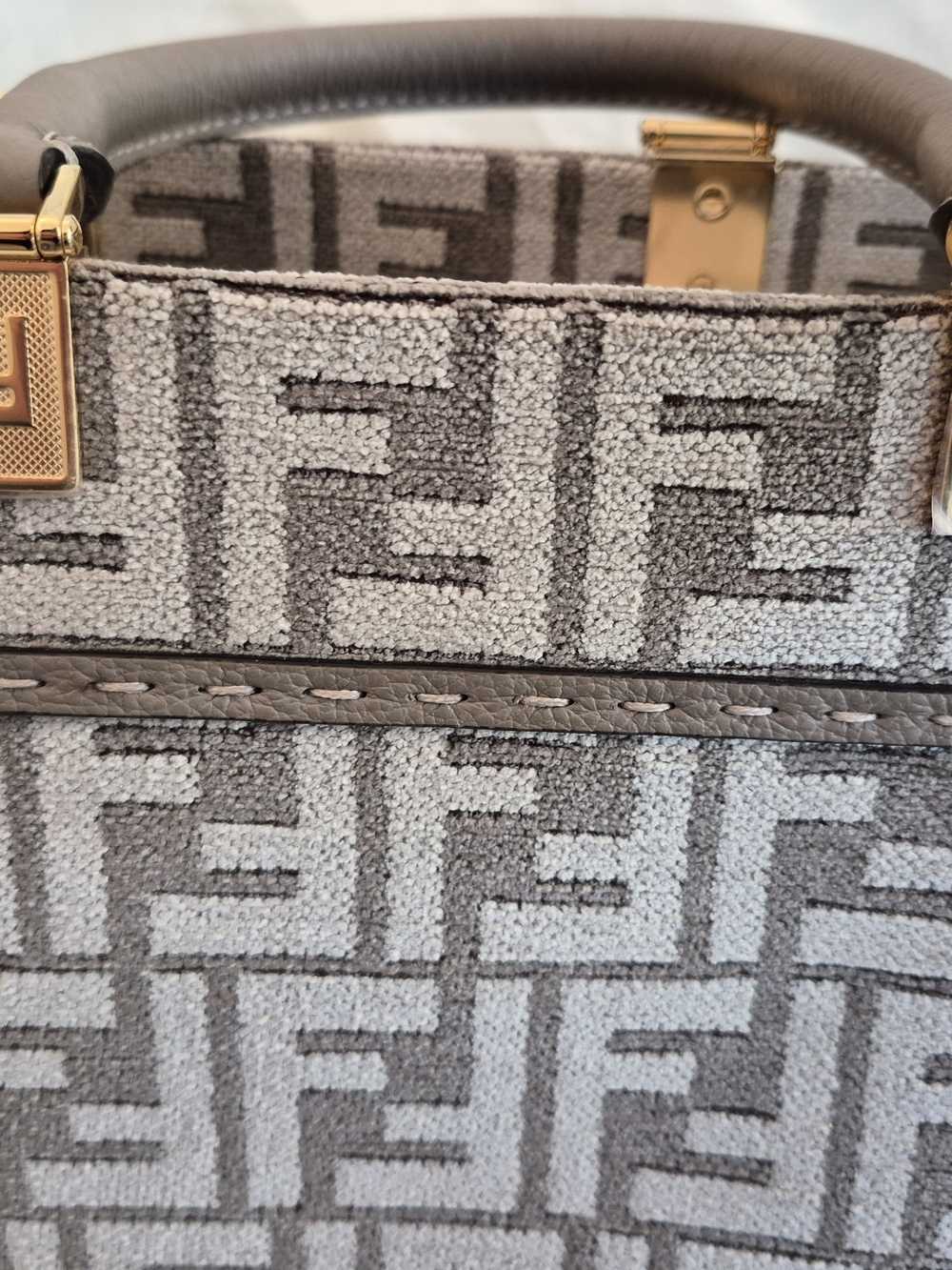 Fendi Roma FF Logo Sunshine Tote in Taupe NWT - Picture 2 of 13